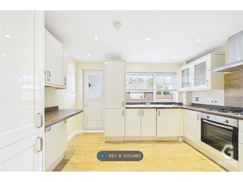 Property photo 1 of 21 Kitchen