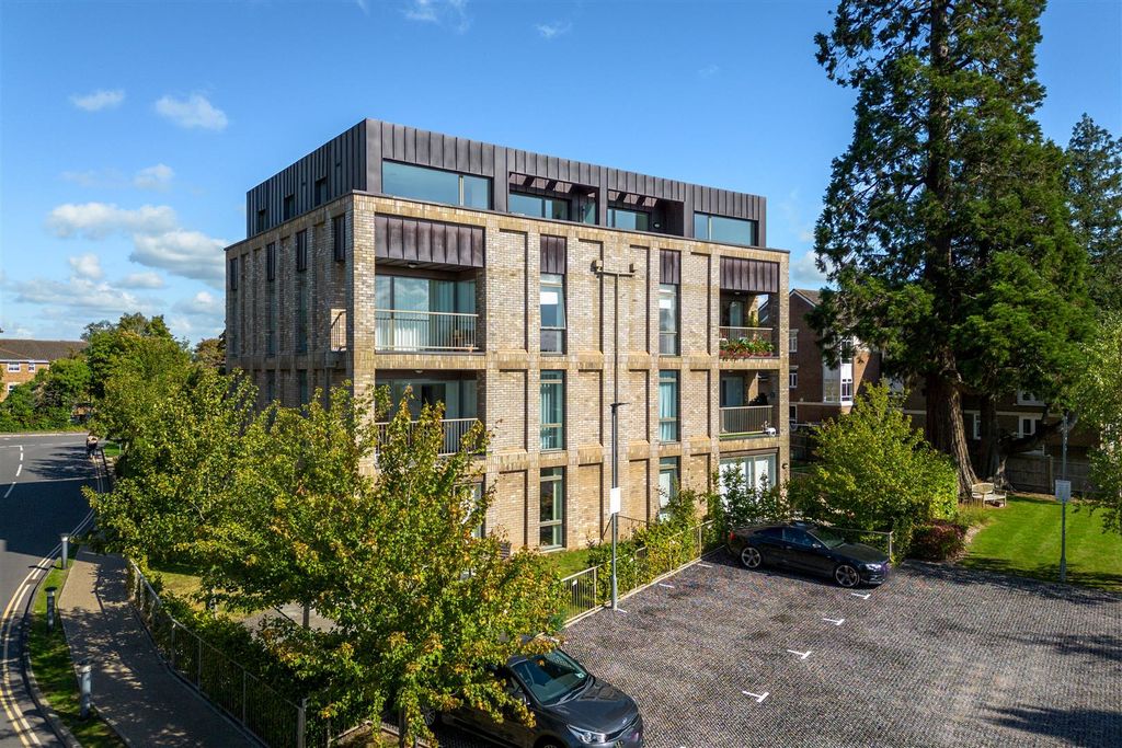 Additional image 13 of 1 bed flat for saleGarden Flat At Beacon Heights, Church Road, Haywards Heath RH16