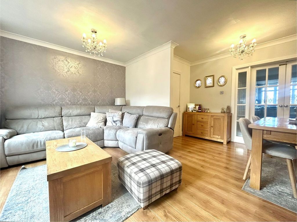 Property photo 2 of 24