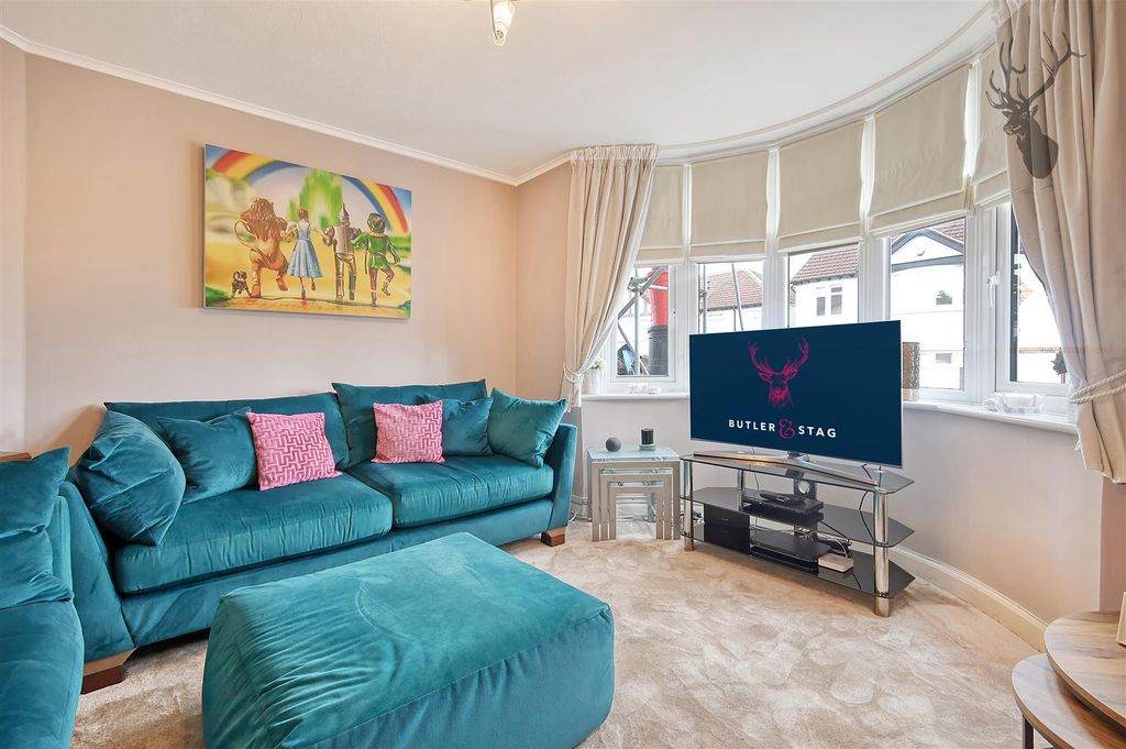 Property photo 2 of 18