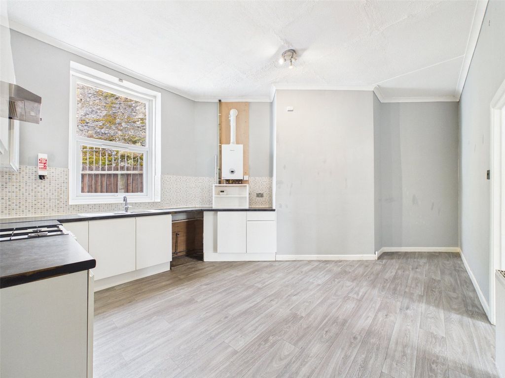 Property photo 3 of 10 Picture No. 04