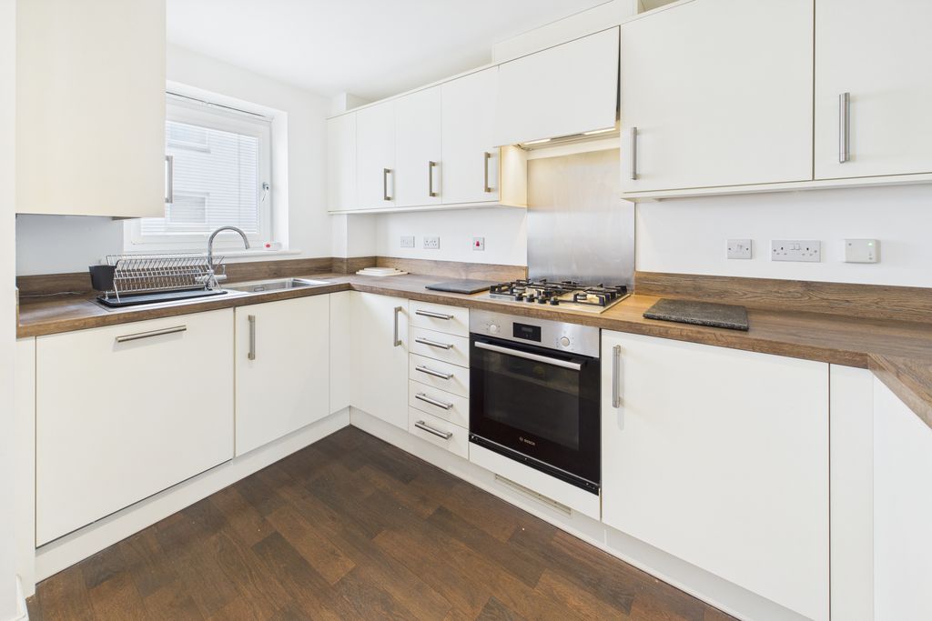 Property photo 2 of 16 Cam05134G0-Pr0013-Still015