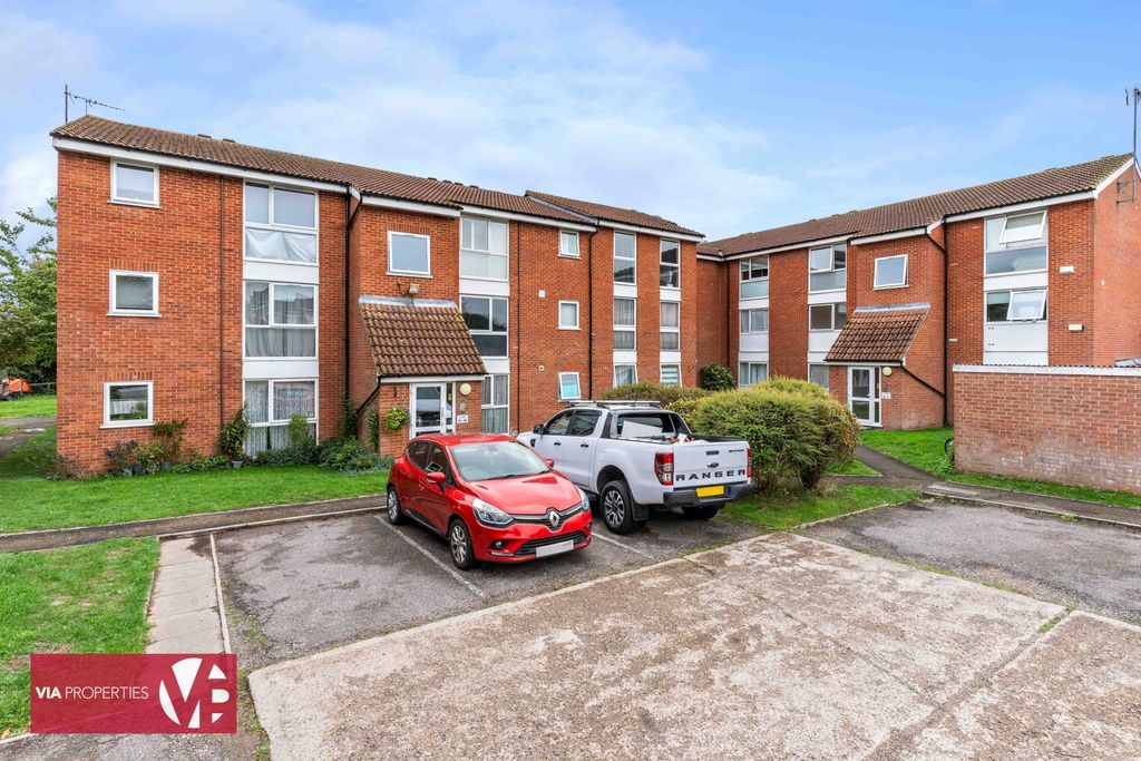 Property photo 1 of 7 Photo 6