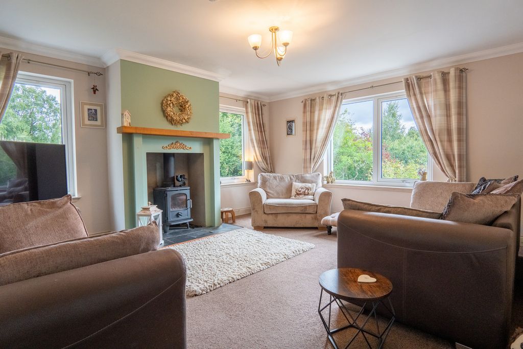 Property photo 2 of 41