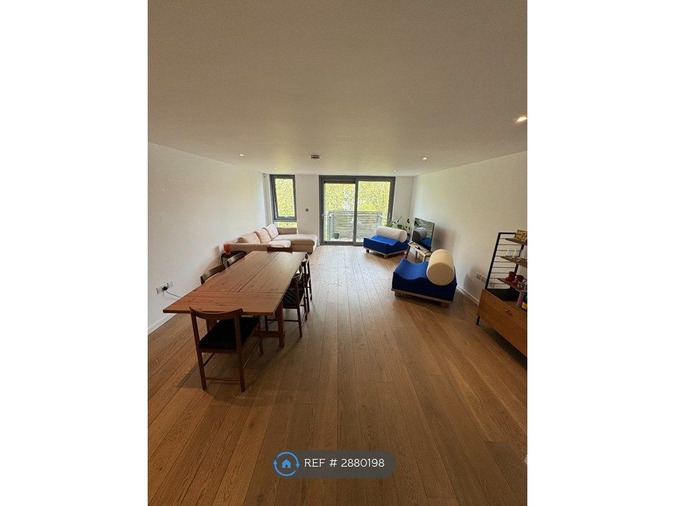 Property photo 1 of 9 Living Space