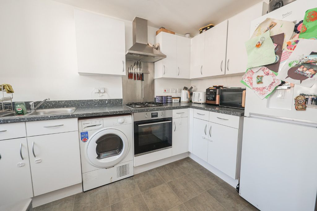 Property photo 2 of 16 4322982