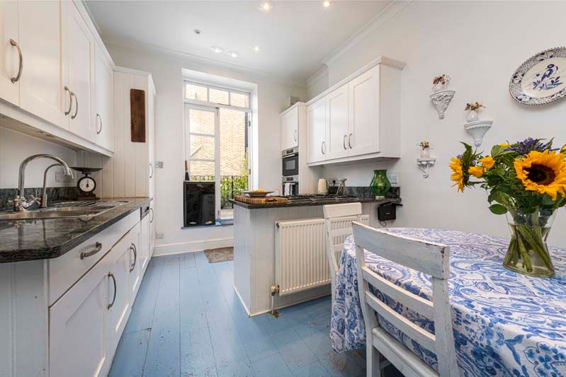 Property photo 3 of 9 Mais 106 Fulham Rd Kit