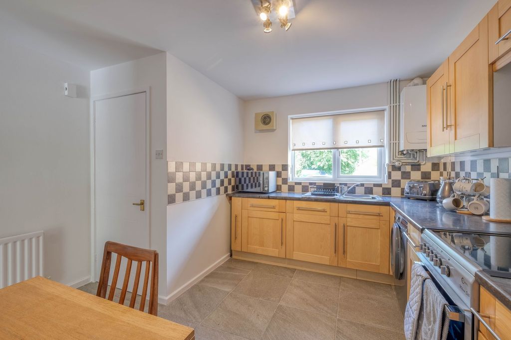 Property photo 3 of 16