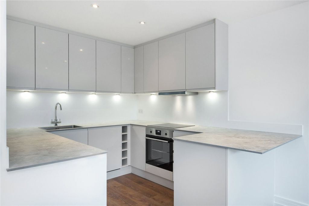 Property photo 1 of 4