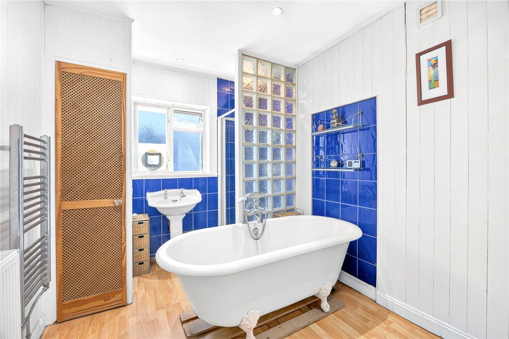 Property photo 3 of 10 Picture No. 02