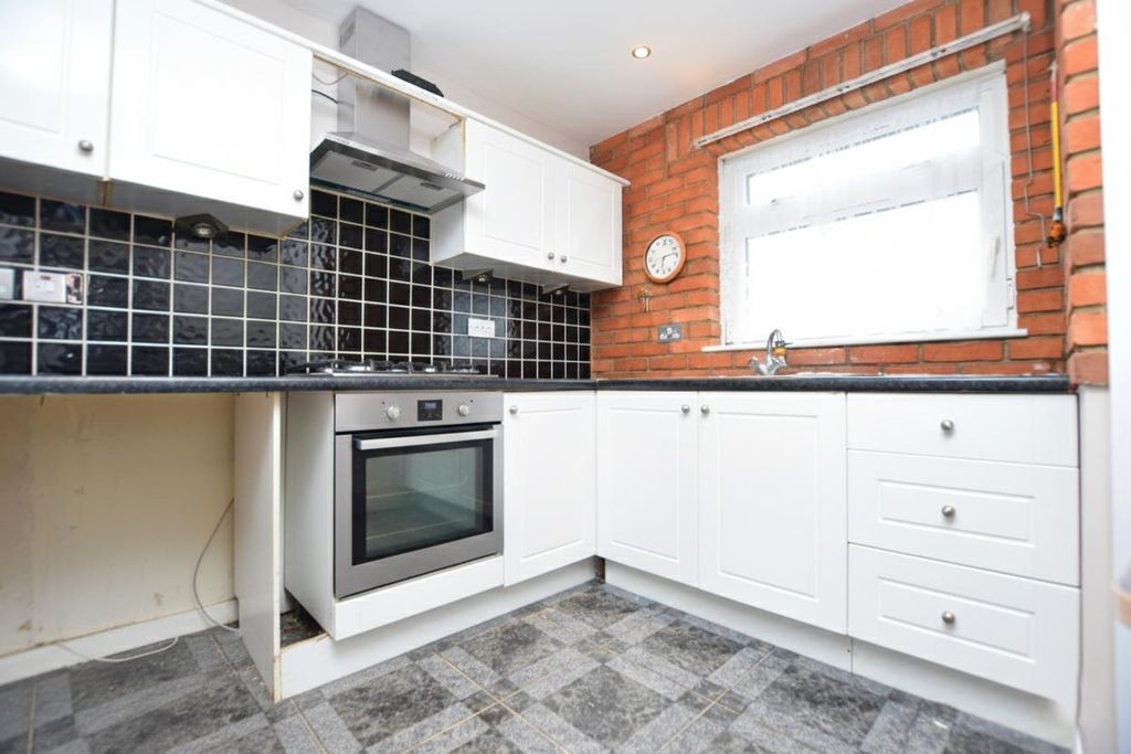 Property photo 3 of 8 Tlc_F3Ca6d2F-A328-48F7-9988-43cd89F72c41_975Faa2.J