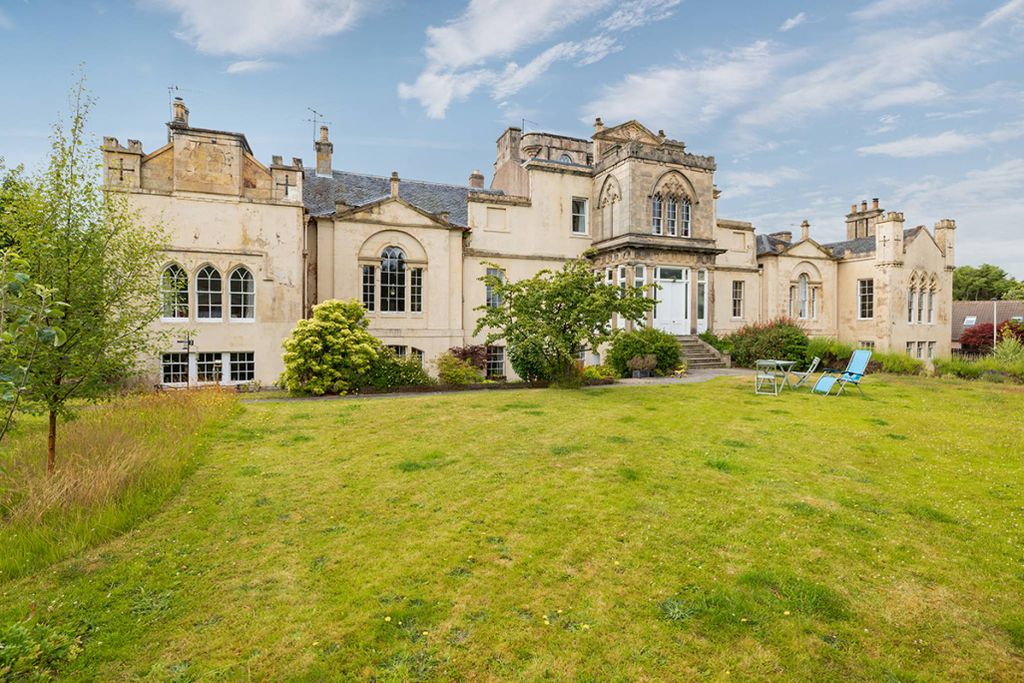 Property photo 1 of 19