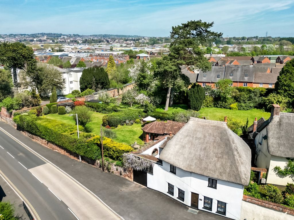 Property photo 1 of 47 Photo 8