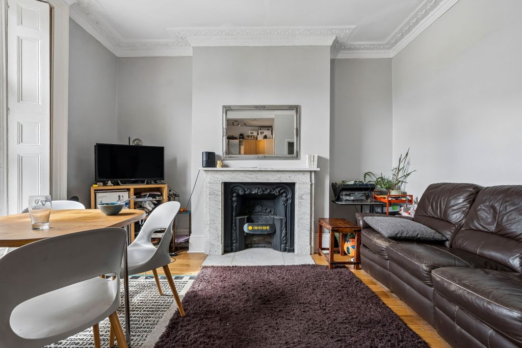 Property photo 3 of 14 11 (45)
