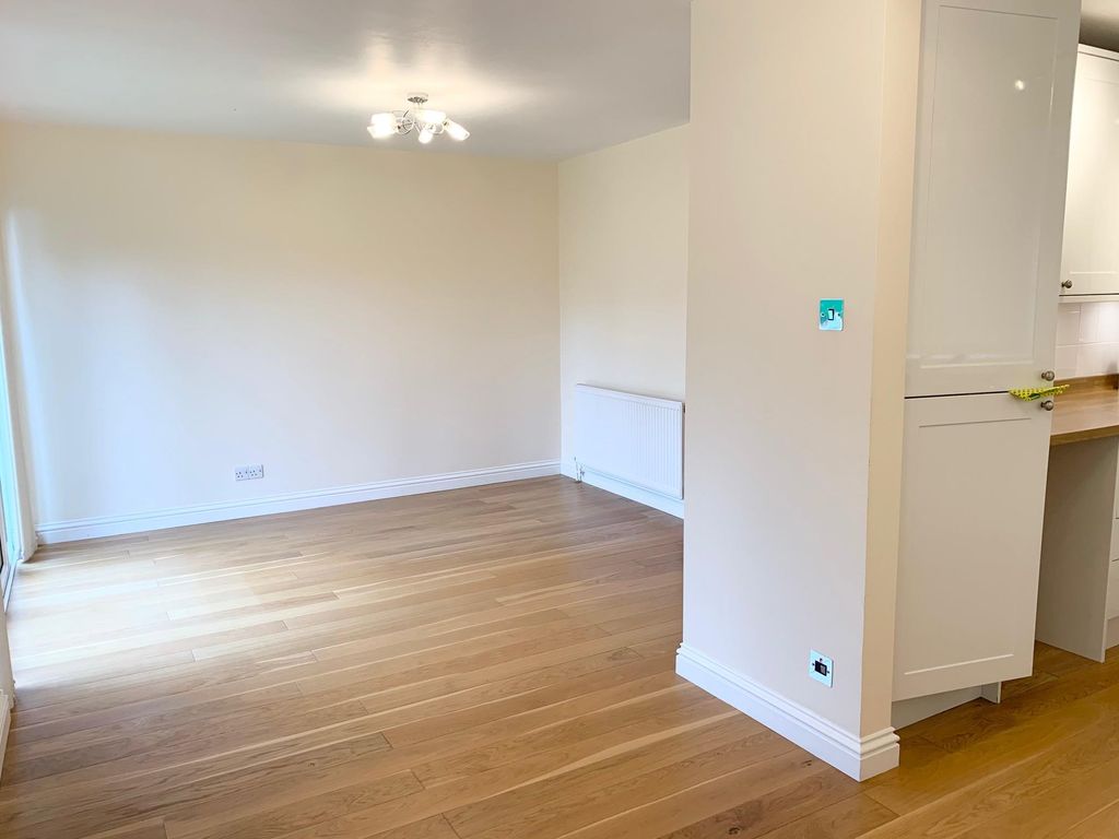 Property photo 3 of 11 Image