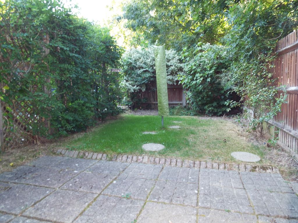 Property photo 2 of 9 Garden