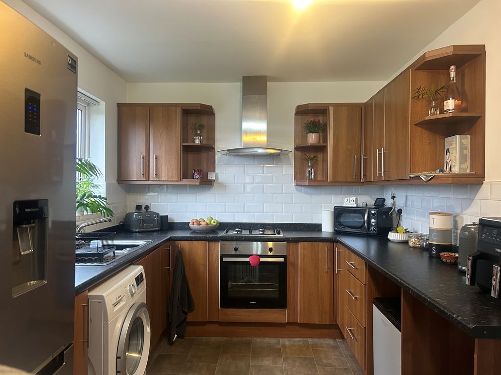 Property photo 2 of 9