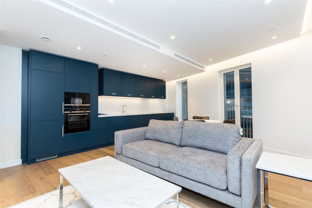 Property photo 2 of 16 4 Peterborough House-4.Jpg