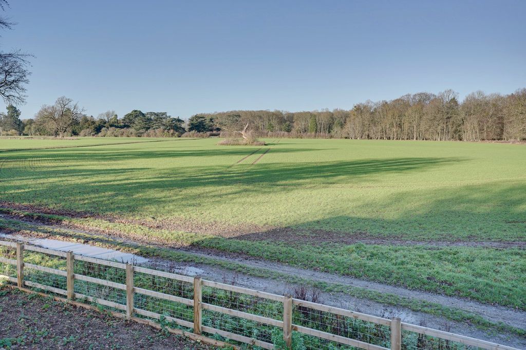 Property photo 3 of 21