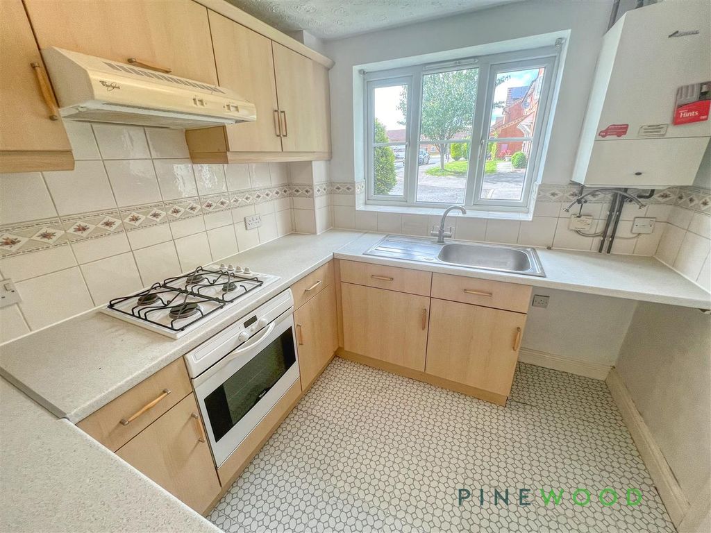 Property photo 2 of 8 Kitchen