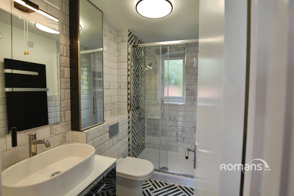 Property photo 3 of 8 Pbox-Img.Jpg