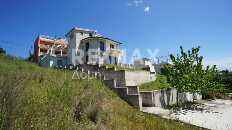 Property photo 1 of 25