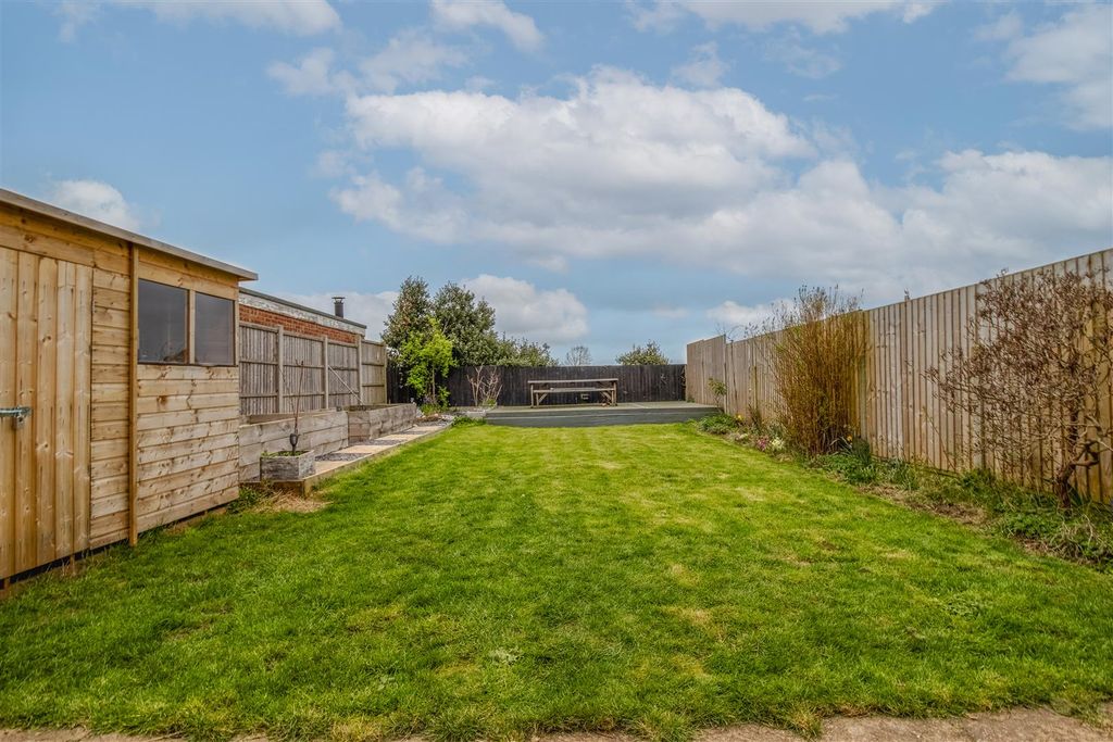 Property photo 2 of 26