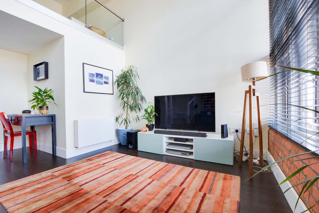 Property photo 2 of 24