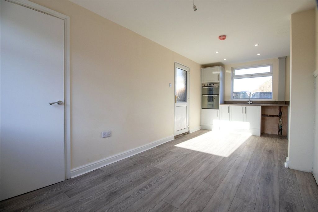 Property photo 2 of 16 Picture No. 08