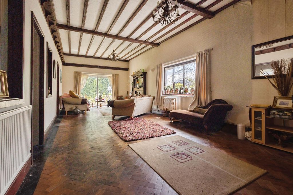 Property photo 2 of 20 Pbox-Img.Jpg