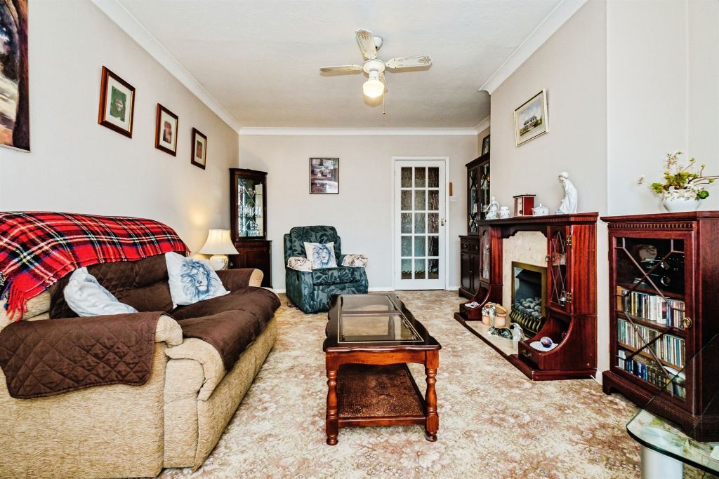 Property photo 3 of 17