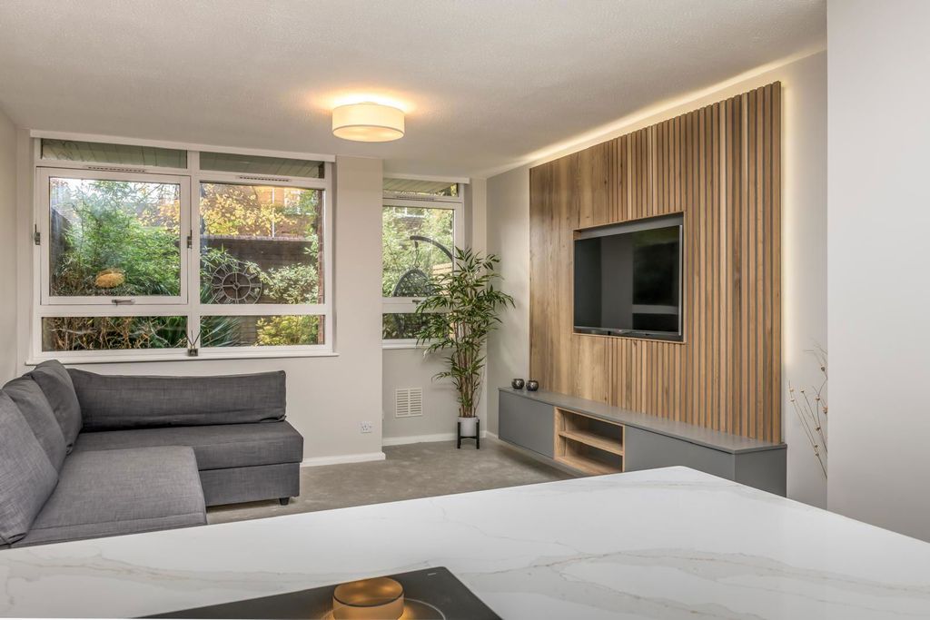 Property photo 3 of 23