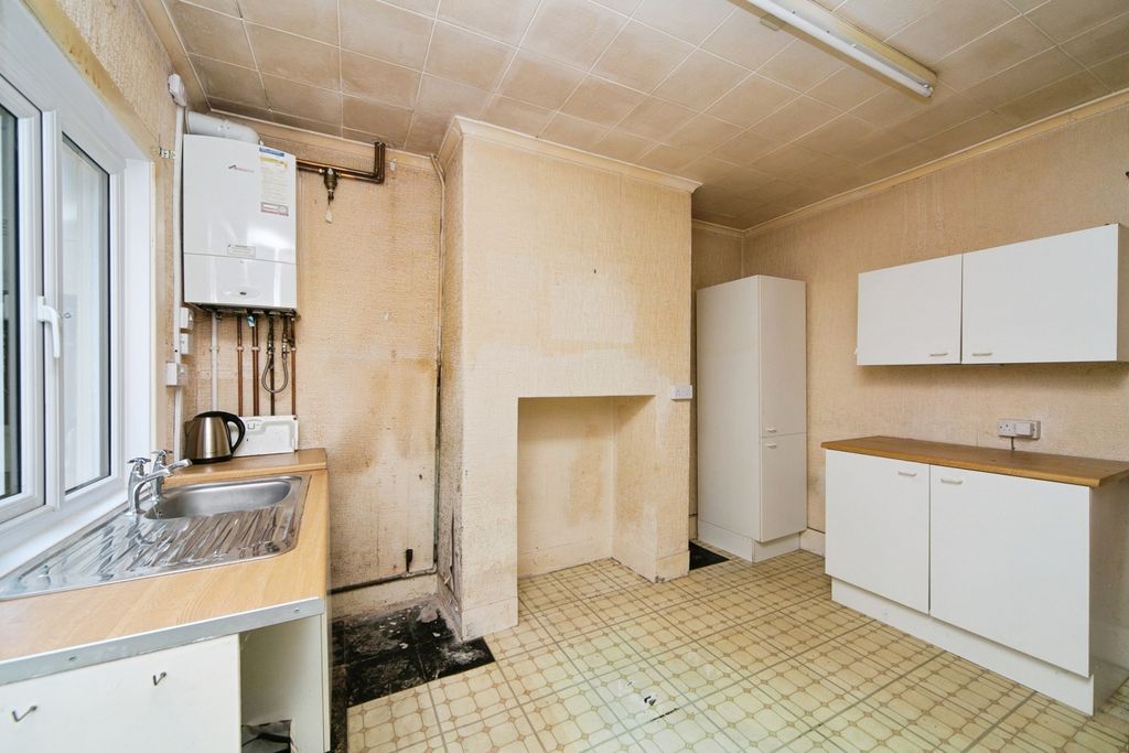 Property photo 3 of 16 Photo