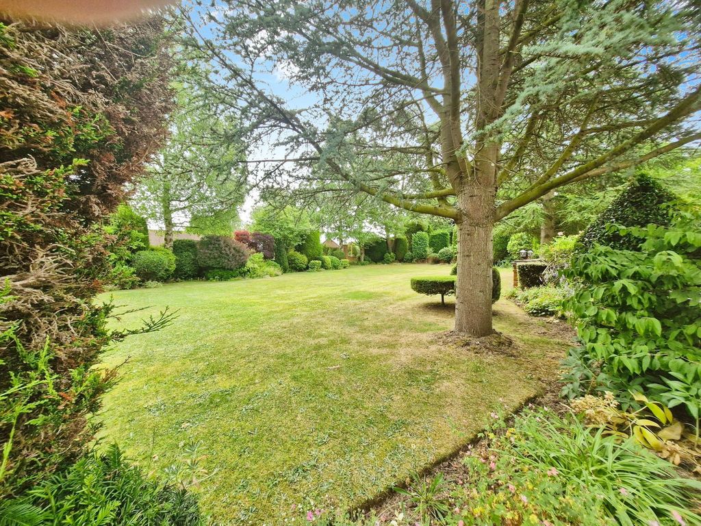 Property photo 2 of 21