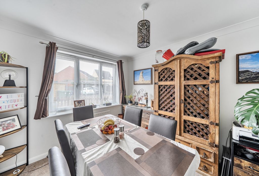 Property photo 2 of 14 1470813-22-6A2030...