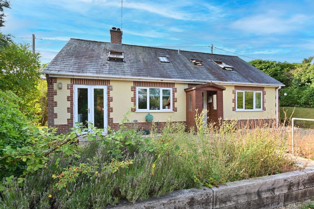 Property photo 2 of 20