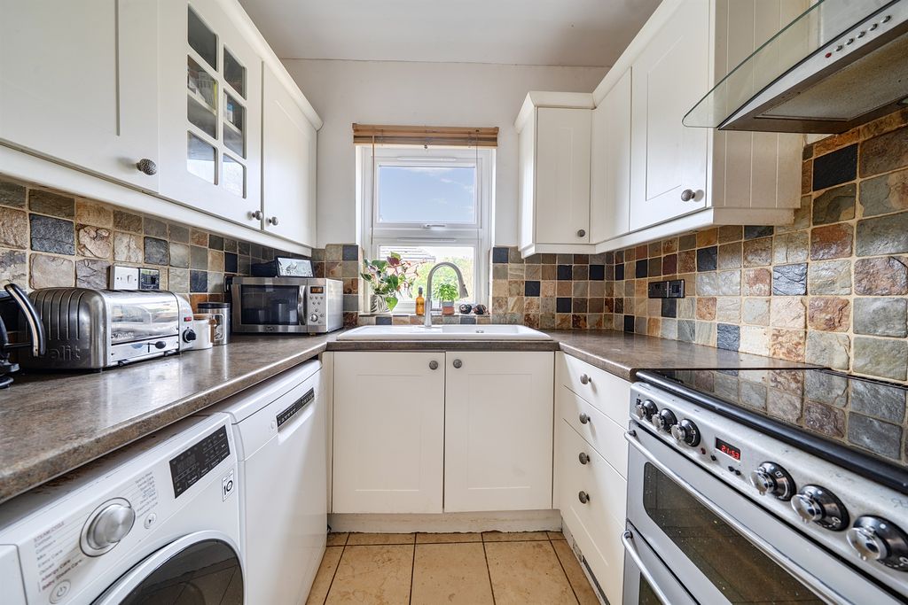 Property photo 2 of 12