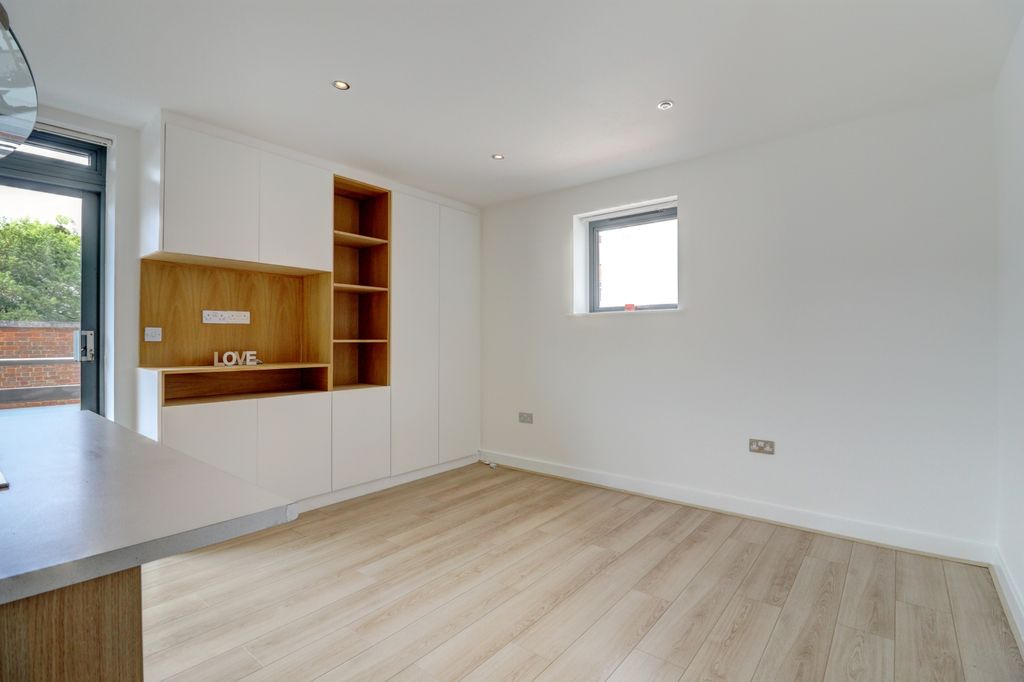 Property photo 3 of 10 Picture No. 05