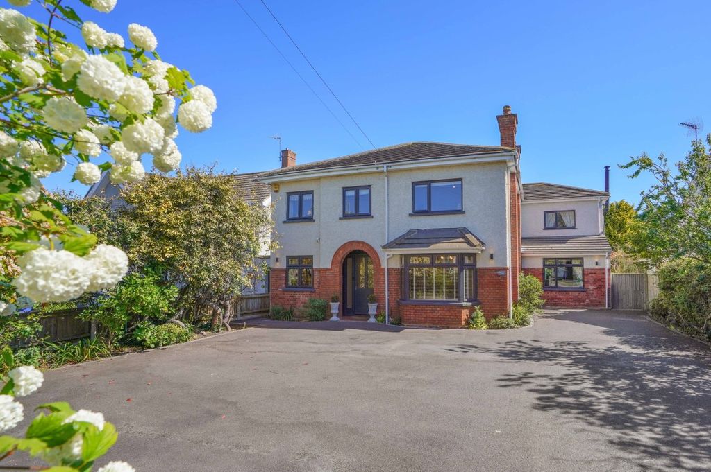 Property photo 1 of 36 Tdf02303Crop