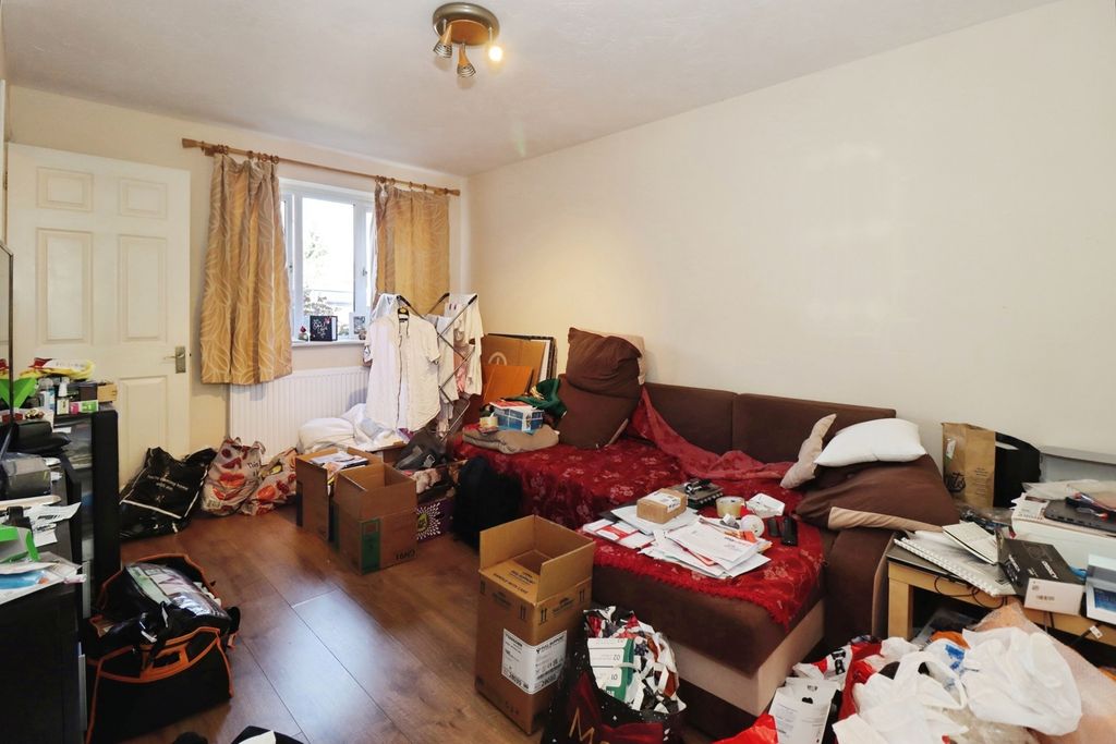 Property photo 3 of 8 Pbox-Img.Jpg