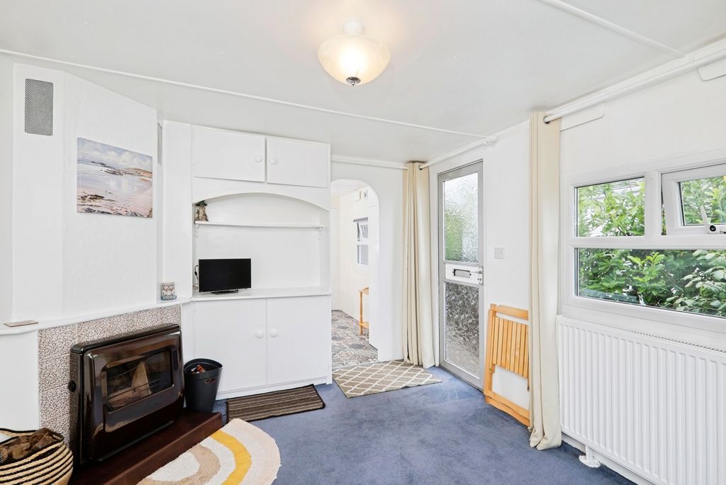 Property photo 3 of 16 Pbox-Img.Jpg