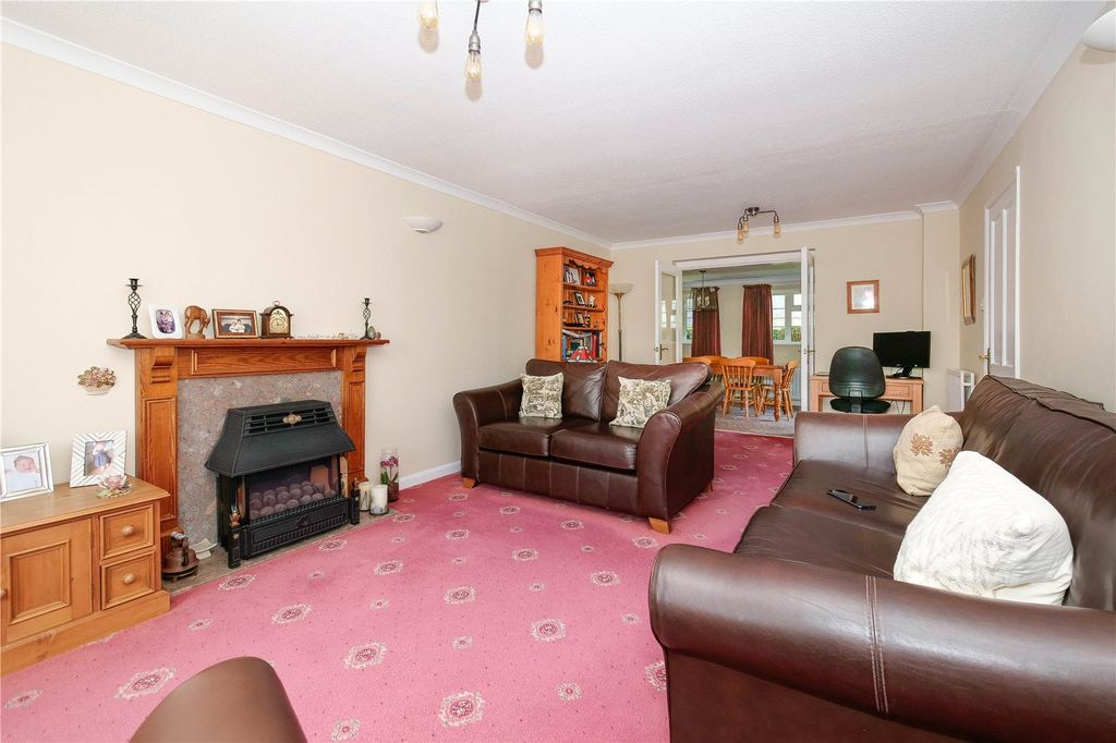 Property photo 3 of 24 Picture No. 11