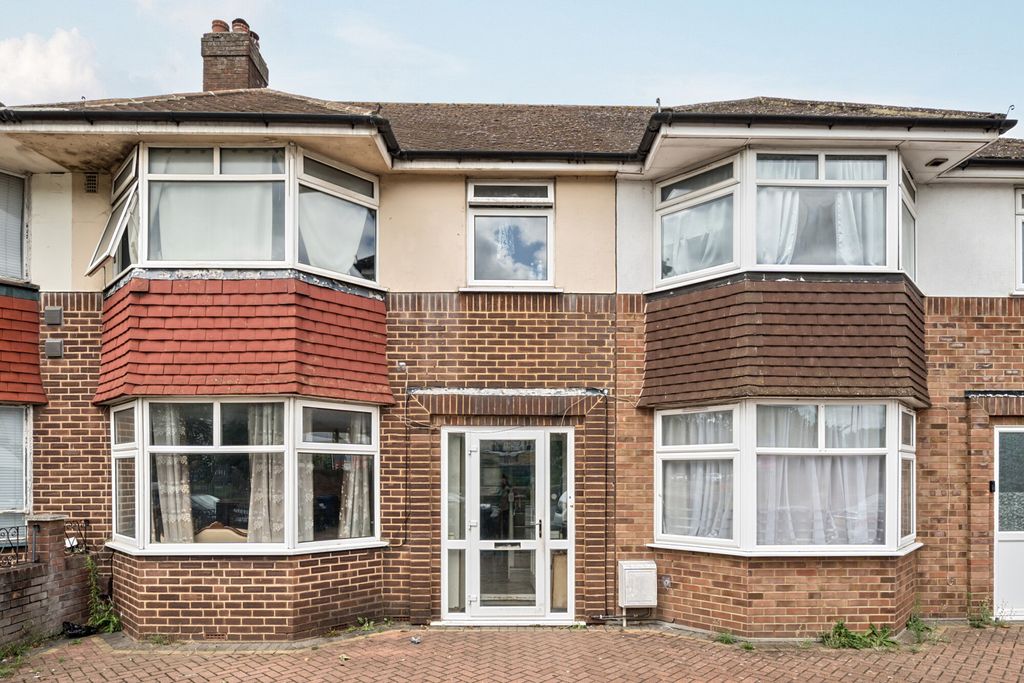 Property photo 1 of 16 1330878-2-689200A...