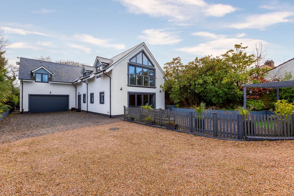 Property photo 1 of 47