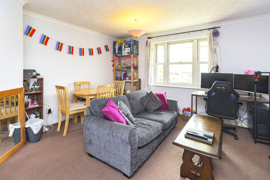 Property photo 3 of 10 7Bc234ce-24F3-Ec11-B