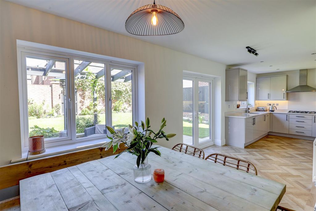 Property photo 2 of 32 Dining Area &amp; Kitchen