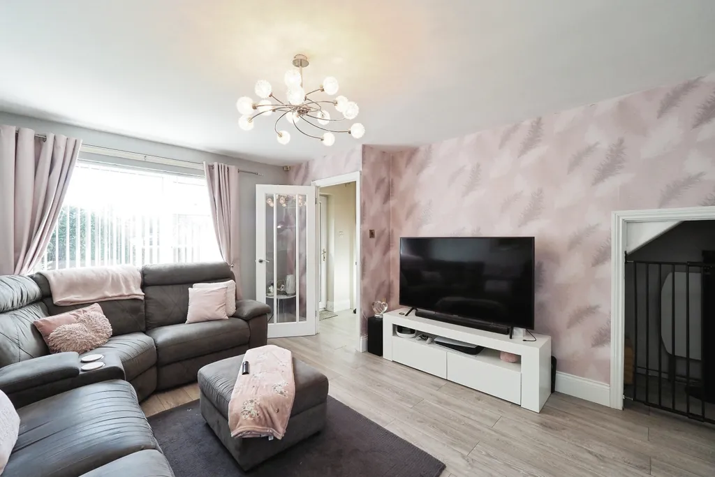 House in Ashfield, Hucknall - More