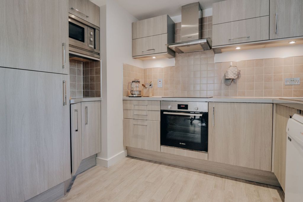 Property photo 3 of 7 Kitchen