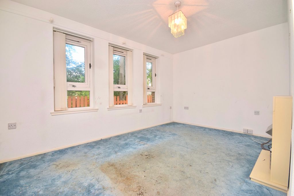 Property photo 2 of 25