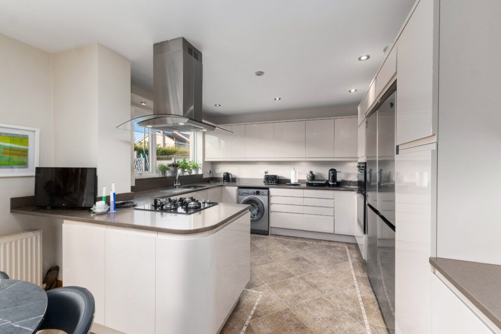 Property photo 3 of 46